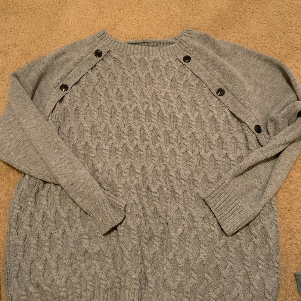 BloomChic Gray Knit Sweater